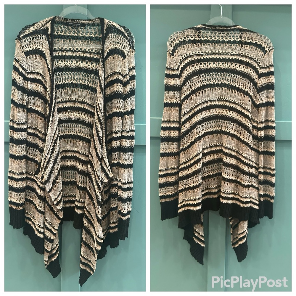 AMERICAN EAGLE OUTFITTERS Cardigan Size Large! black/Cream/Gray